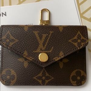 Authentic Louis Vuitton Monogram Félicie Strap & Go Card Case
